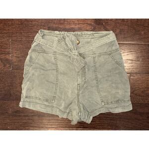 Abercrombie Fitch Womens Green Shorts Size Small EUC